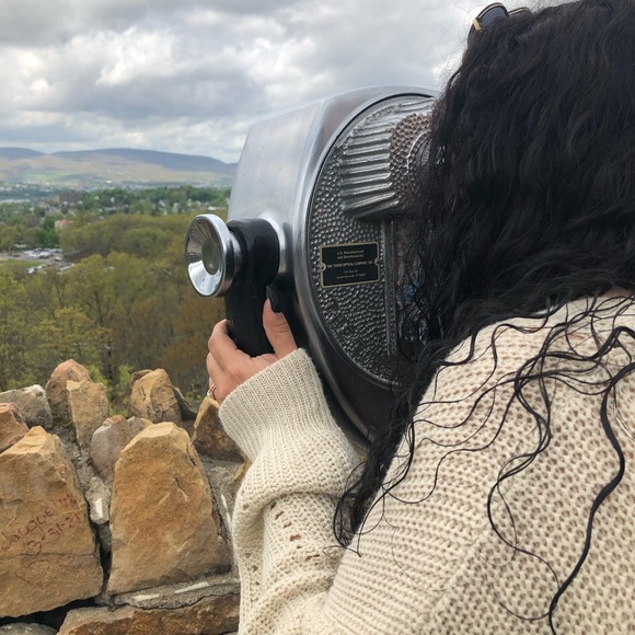 Meet your Posher, Aleea 💗✨🔥 - Picture 3 of 6